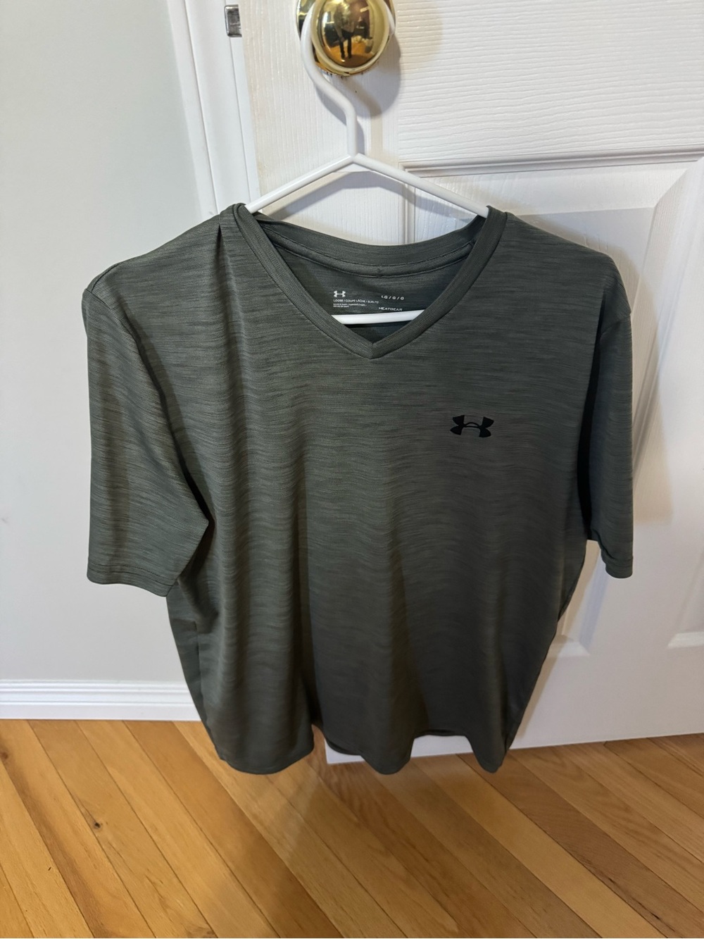 Under Armour Men’s V-Neck Short Sleeve Shirt - Olive